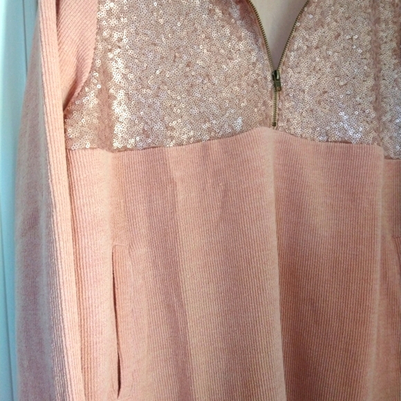 Cute Sequin Top - Picture 2 of 7